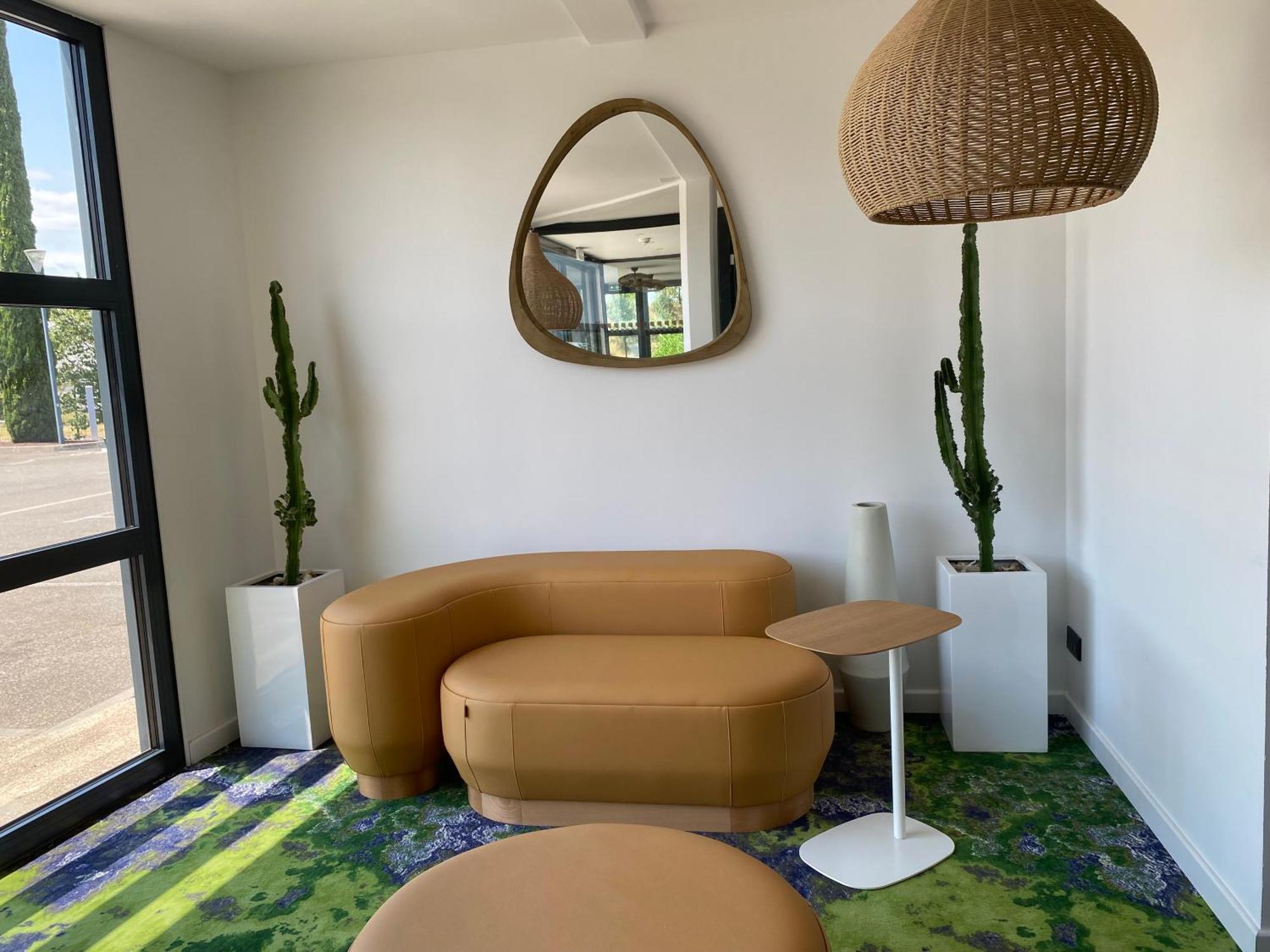 Hotel Pont Rouge , 3*